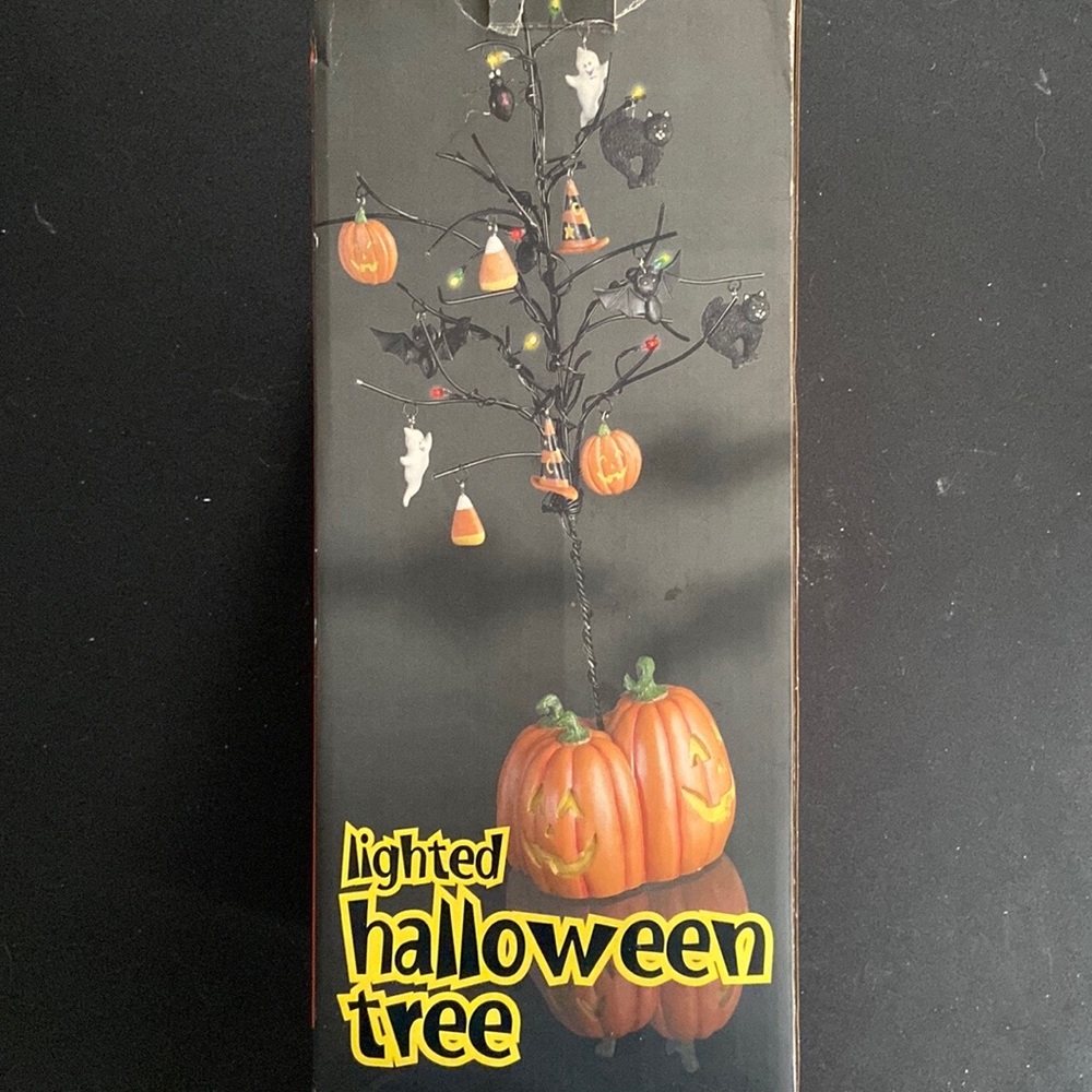 lighted halloween tree